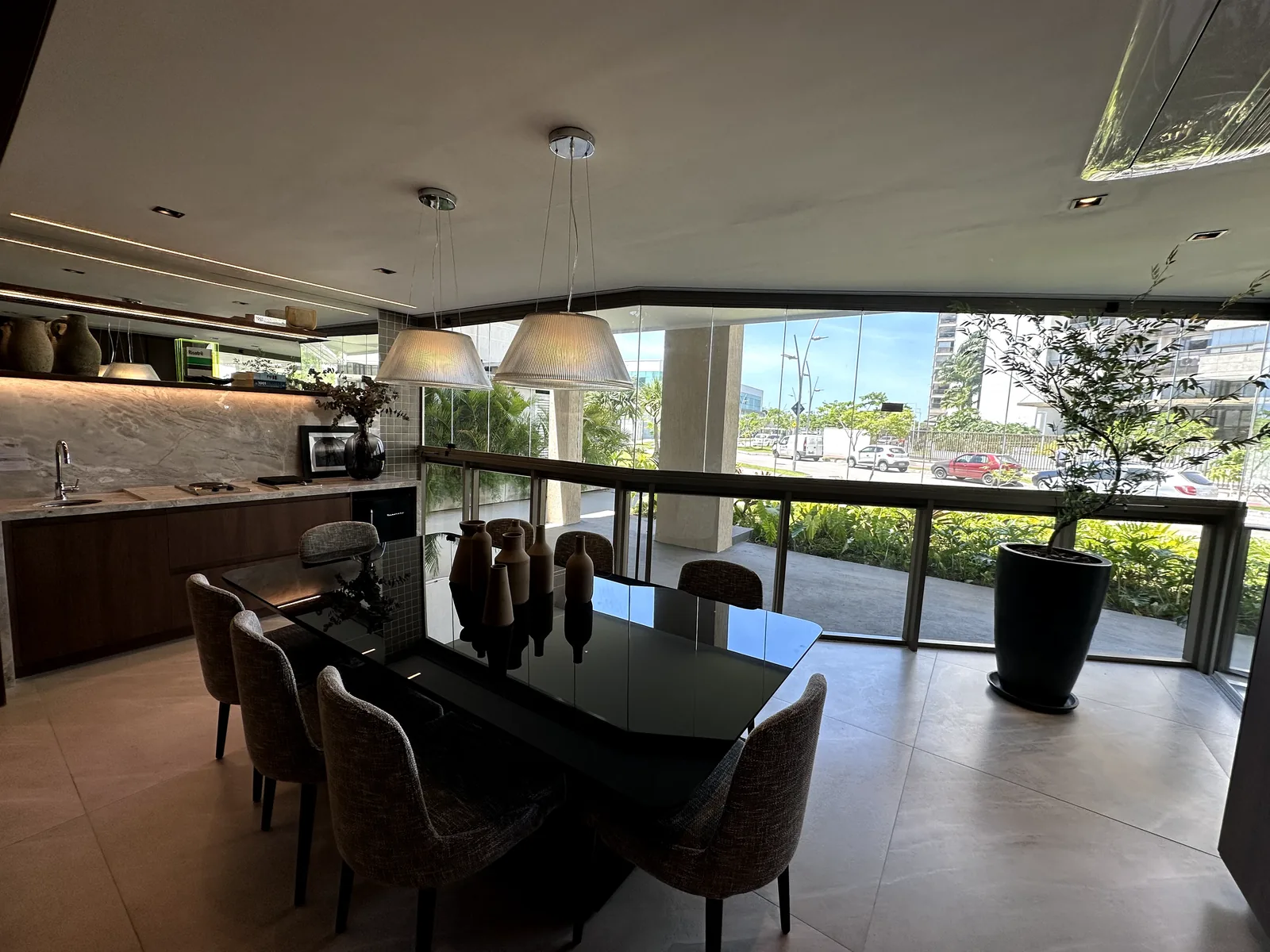 Sala de jantar do apartamento decorado de 171 m² do Oro by Ornare