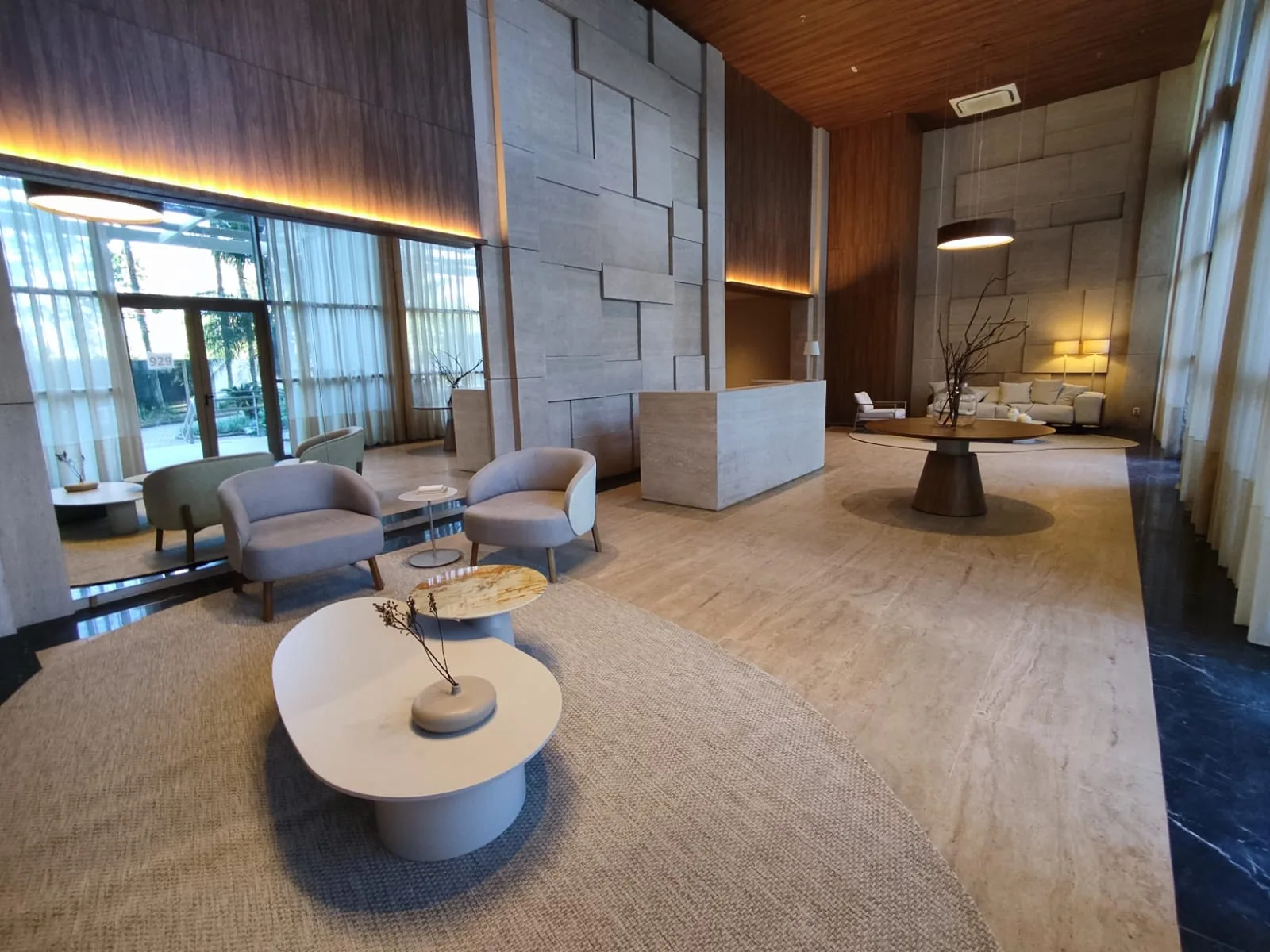 O lobby — obra do Oro by Ornare, no Ilha Pura